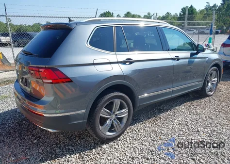 2020 Volkswagen Tiguan 2.0T Se/2.0T Se R-Line Black/2.0T Sel из США, поврежденный, VIN 3VV3B7AX1LM138208